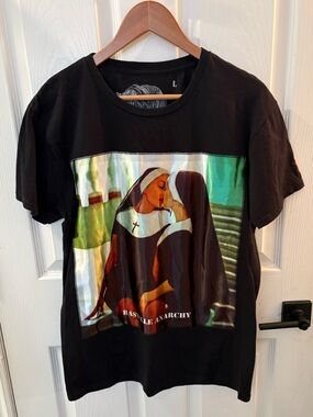 Black Bastille Anarchy - nuns kissing T